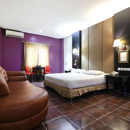 C'One Hotel Pulomas Джакарта Экстерьер фото
