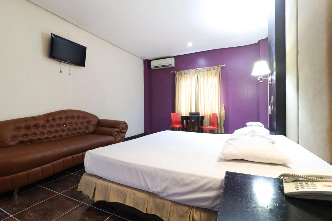 C'One Hotel Pulomas Джакарта Экстерьер фото