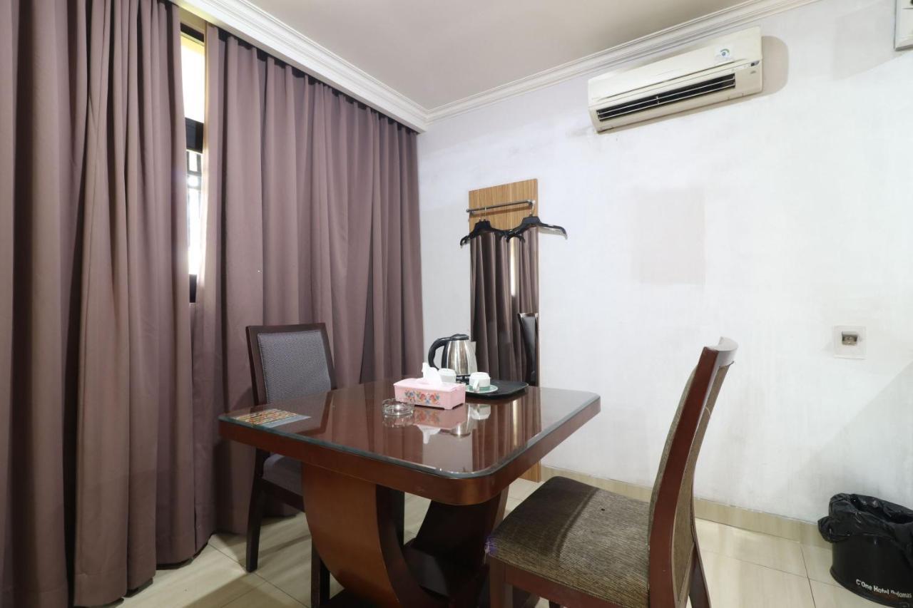 C'One Hotel Pulomas Джакарта Экстерьер фото